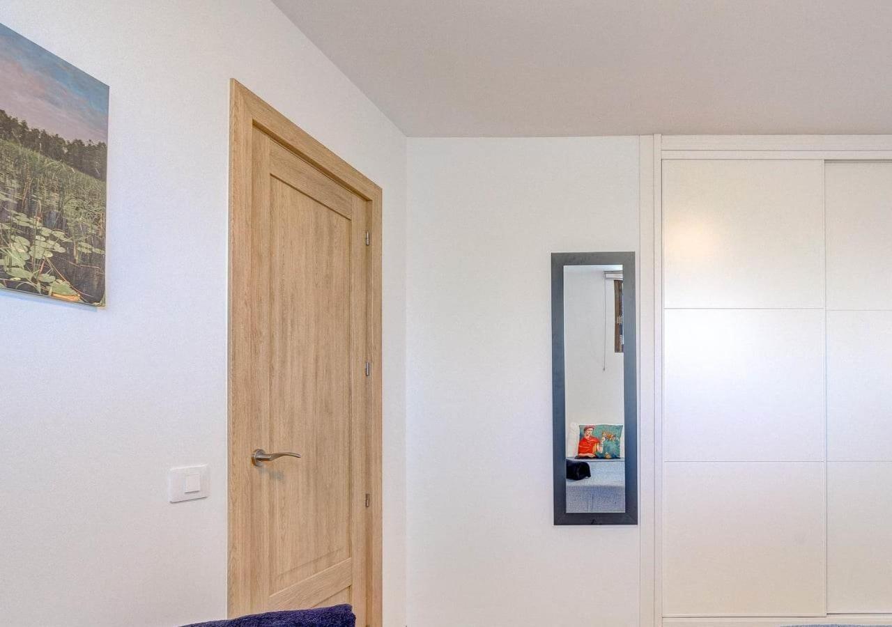 Stylish Flat And Pool With 3 Rooms, Sleeps 6, Los Cristianos Los Cristianos  Exterior photo